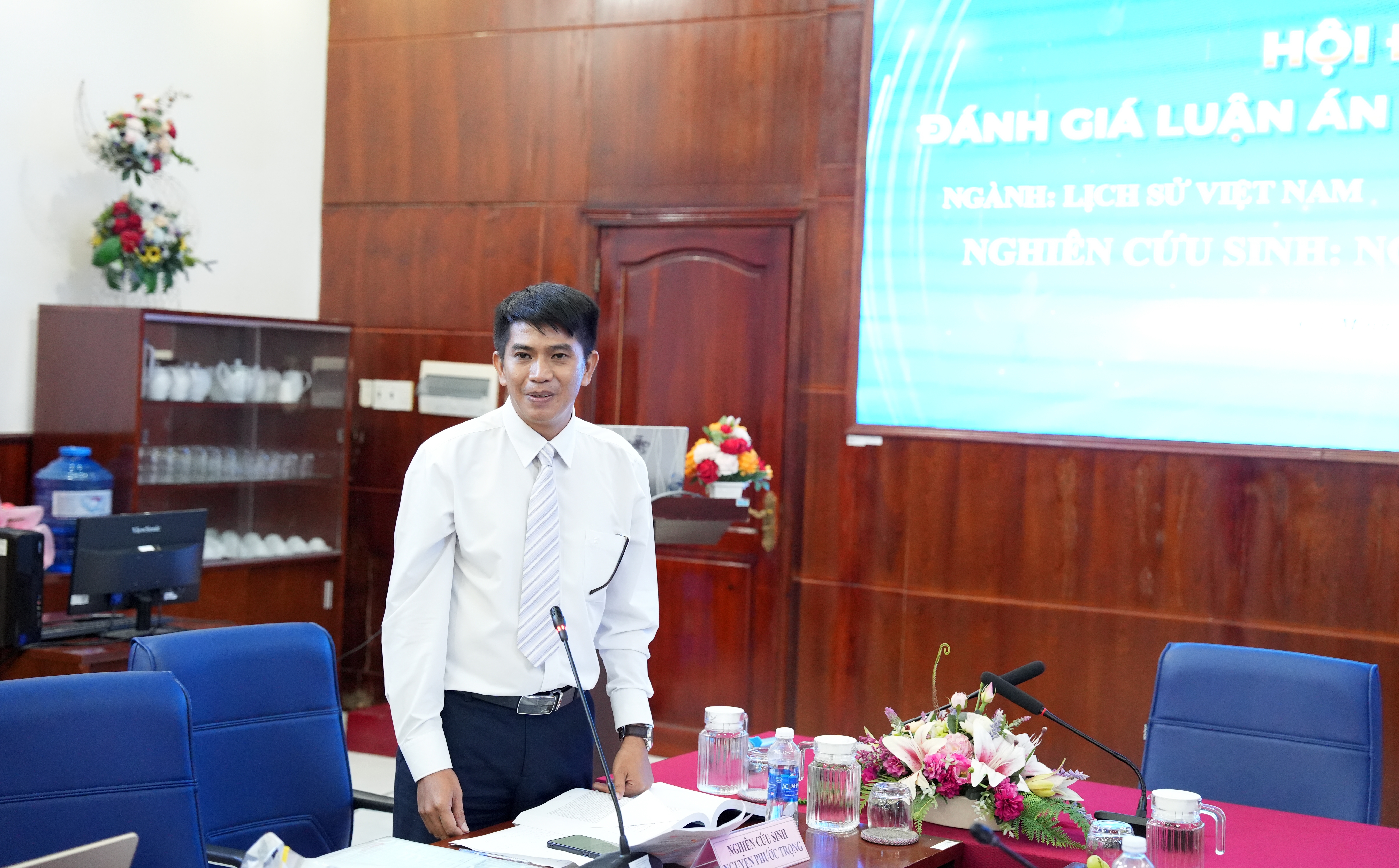 Nghiên cứu sinh Nguyễn Phước Trọng bảo vệ thành công luận án tiến sĩ cấp Trường